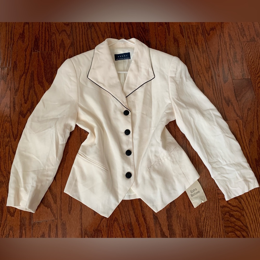 Barry Full Button Women Blazer Beige Size 4
